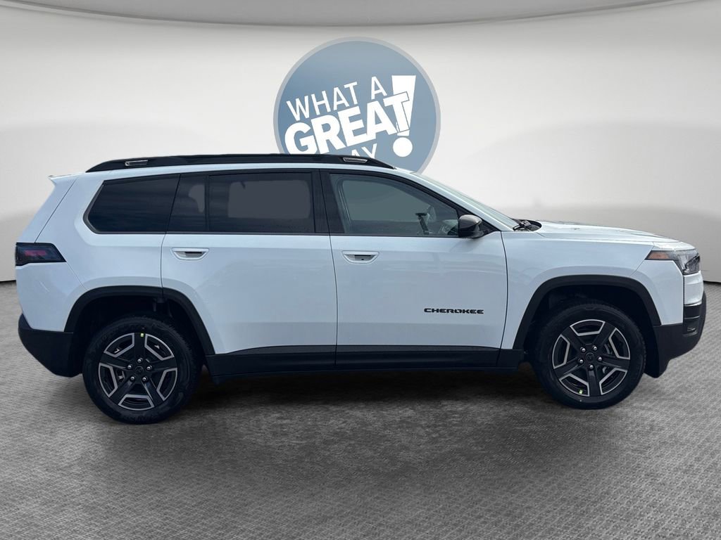 New 2026 Jeep Cherokee Laredo image 2