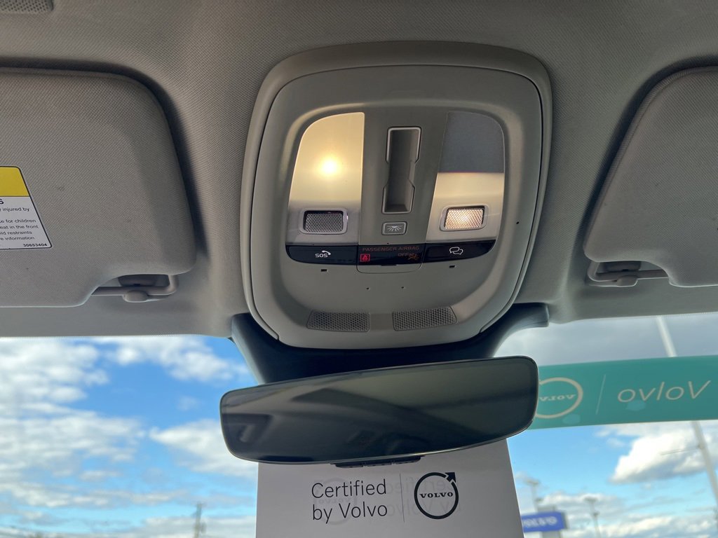 Certified 2025 Volvo V90 B6 Cross Country Plus image 26