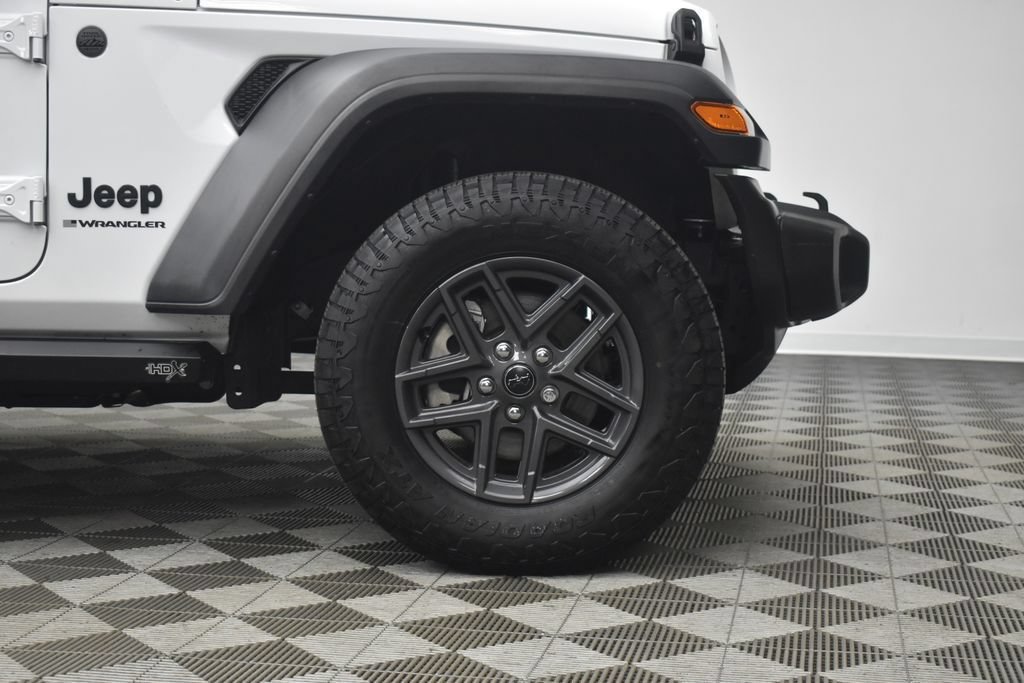 Used 2024 Jeep Wrangler Sport AWD/4WD image 31