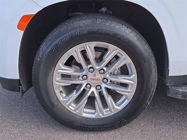 Used 2022 GMC Yukon SLT w/ SLT Luxury Package image 11