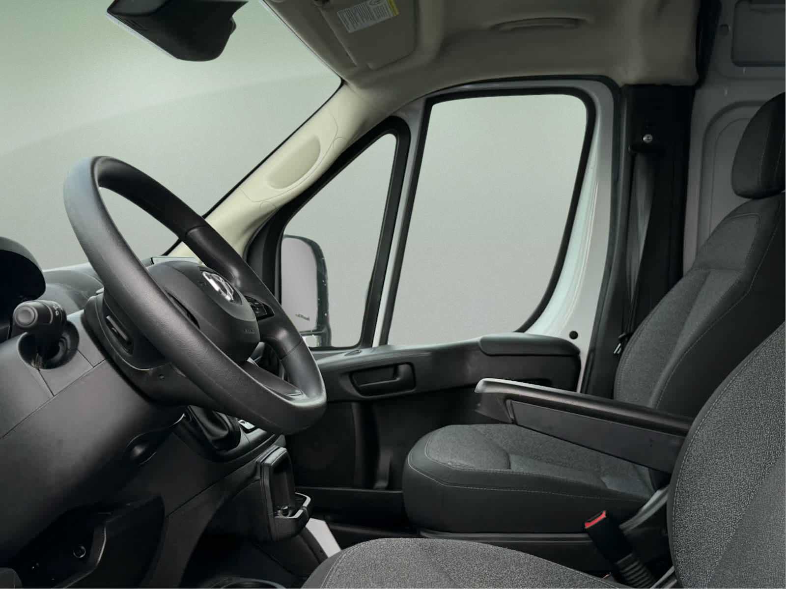 Used 2023 RAM ProMaster 2500 FWD image 5