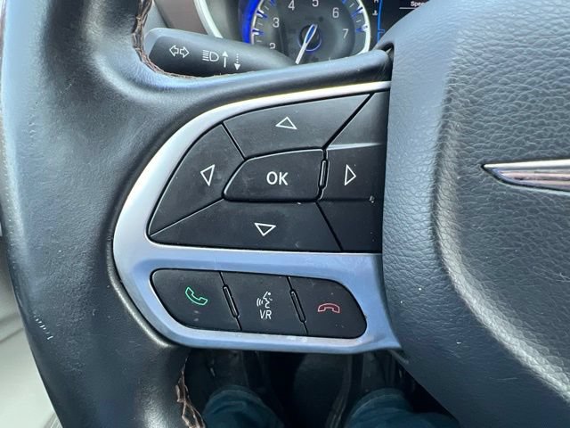 Certified 2017 Chrysler Pacifica Touring-L FWD image 21