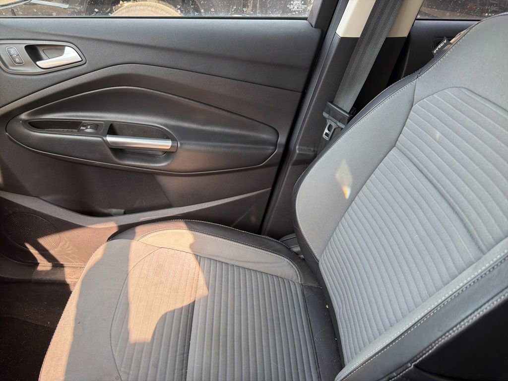 Used 2017 Ford Escape SE w/ SE Sport Appearance Package image 13