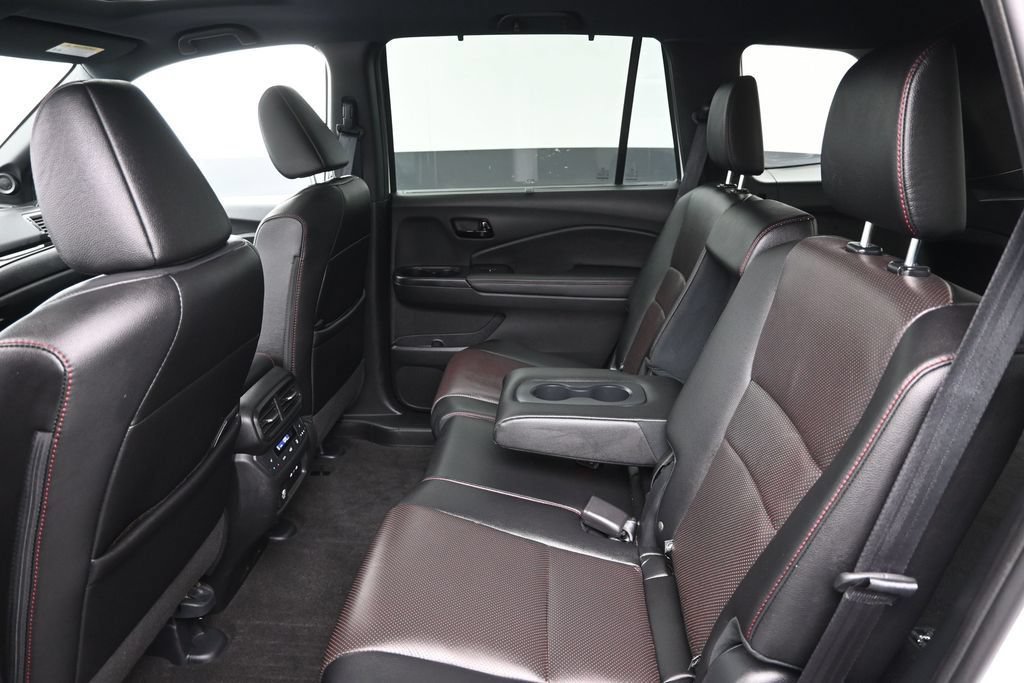 Certified 2024 Honda Passport Black Edition image 26