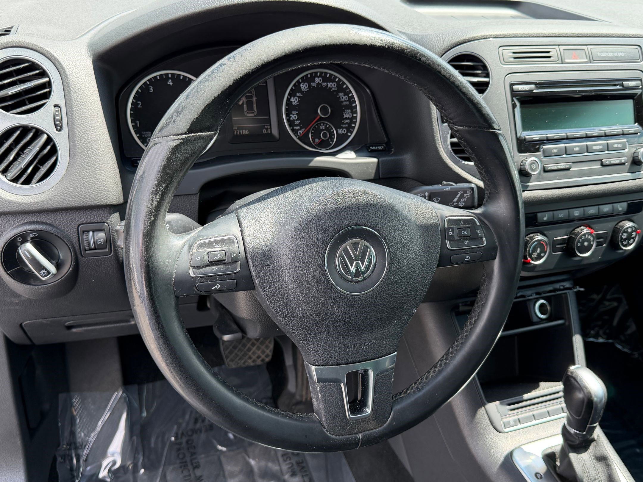 Used 2014 Volkswagen Tiguan SE FWD image 4