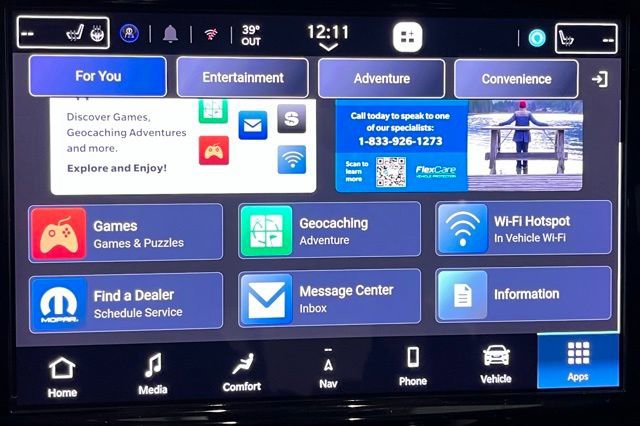 Used 2023 Chrysler Pacifica Limited FWD image 35