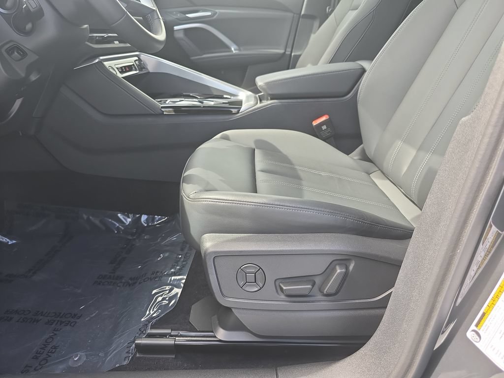 Certified 2025 Audi Q5 Premium w/ Convenience Package AWD/4WD image 21