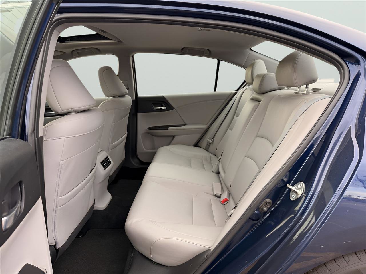 Used 2015 Honda Accord EX-L image 17