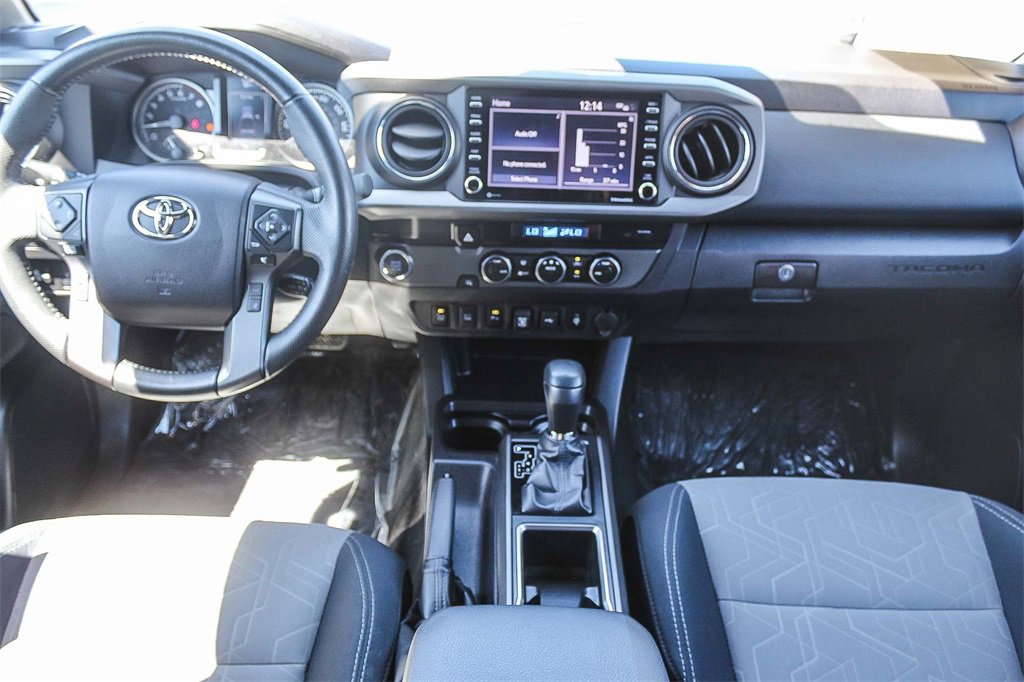 Used 2022 Toyota Tacoma TRD Sport w/ Technology Package image 12