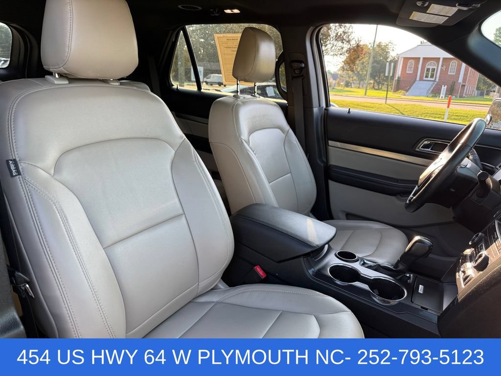 Used 2019 Ford Explorer XLT w/ Equipment Group 202A FWD image 18