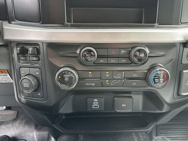 New 2026 Ford F550 4x4 Crew Cab image 27