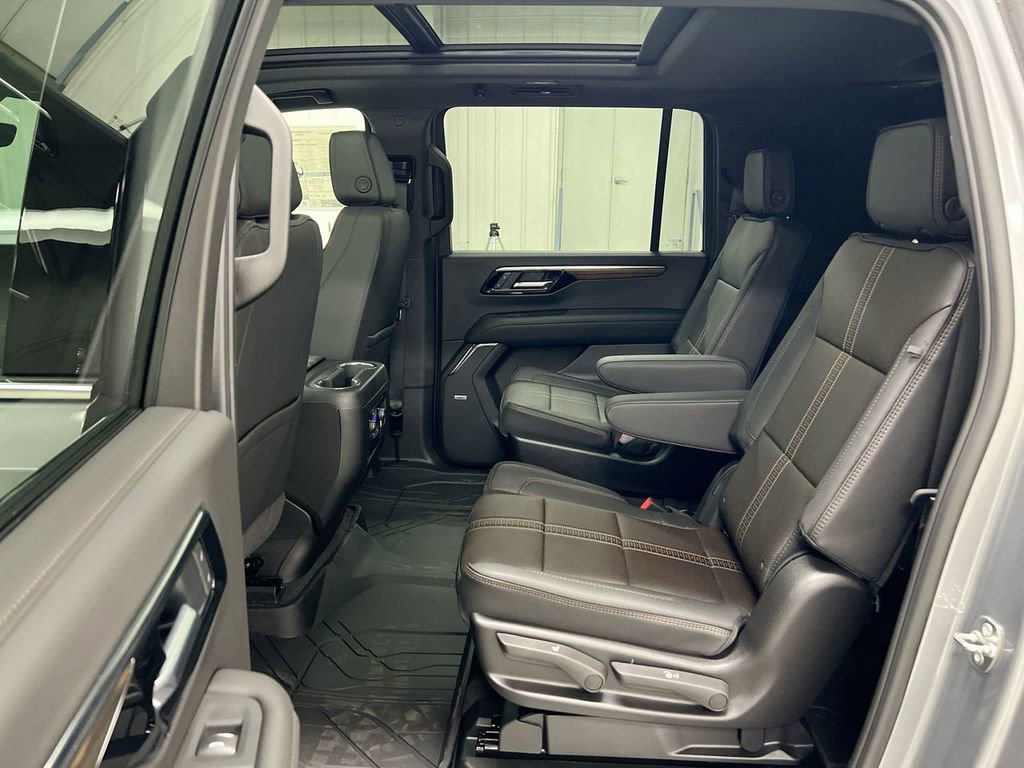 New 2026 Chevrolet Suburban High Country image 24