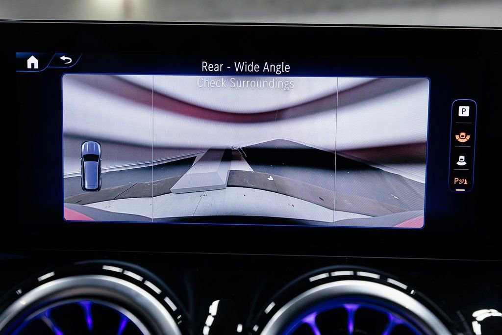 Used 2024 Mercedes-Benz EQB 300 4MATIC image 18