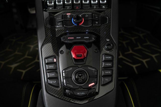 Used 2017 Lamborghini Aventador LP 750-4 Superveloce image 22