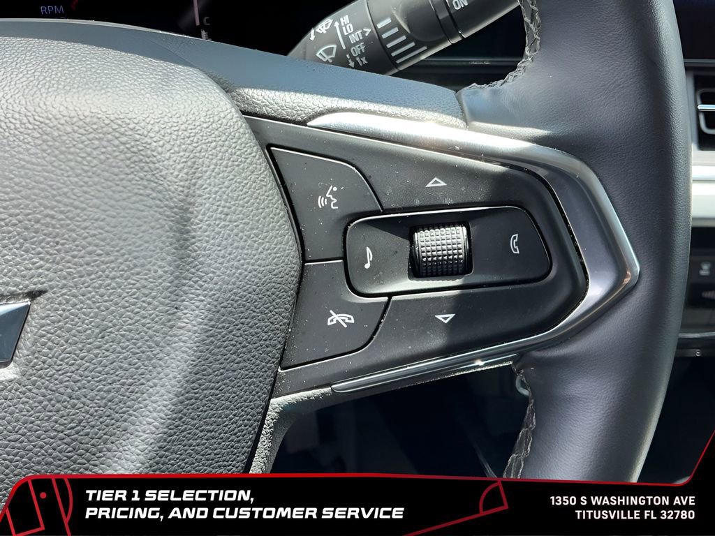Used 2025 Chevrolet Trax LT w/ LT Convenience Package FWD image 22