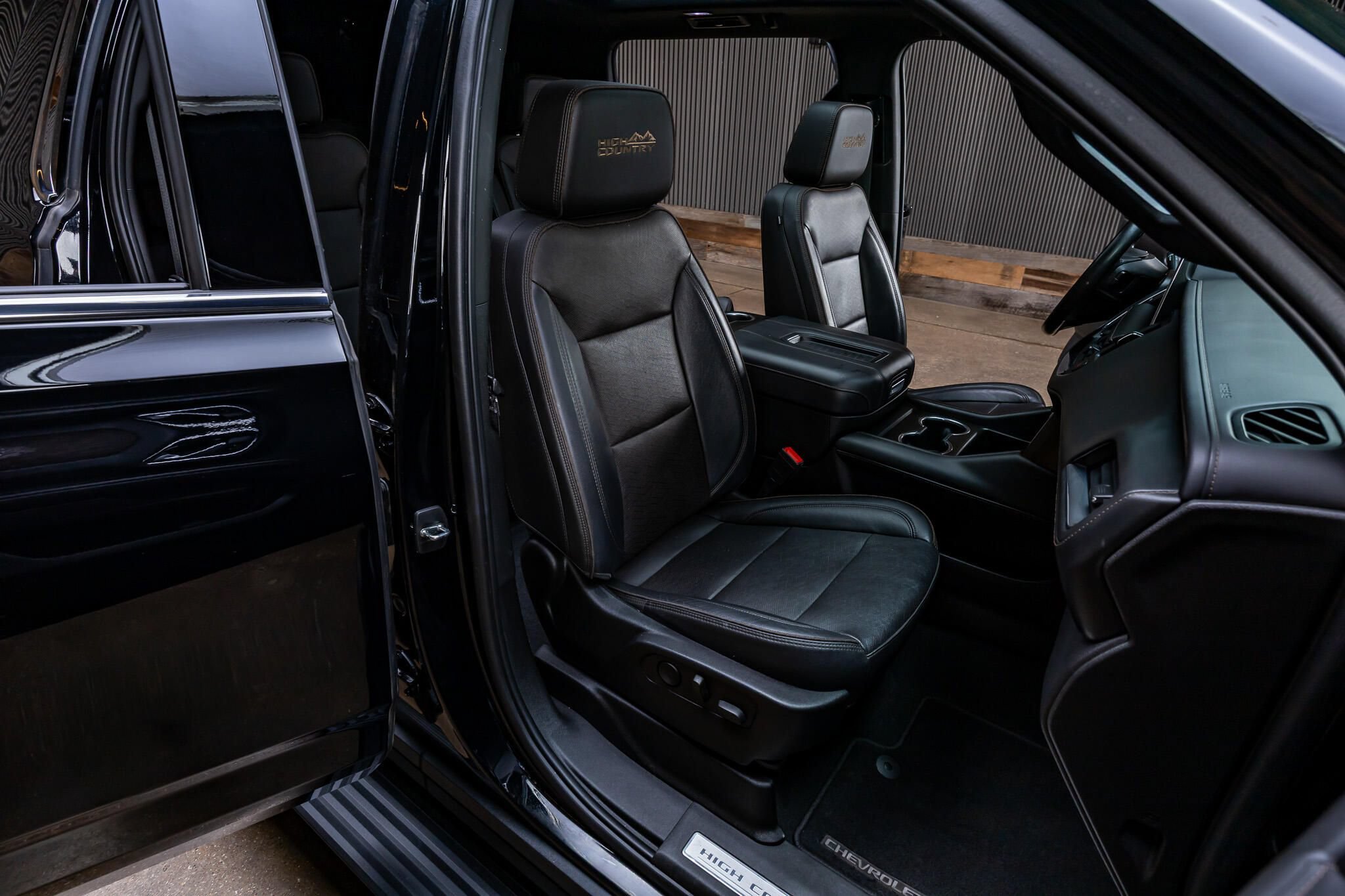Used 2022 Chevrolet Suburban High Country w/ Max Trailering Package AWD/4WD image 28