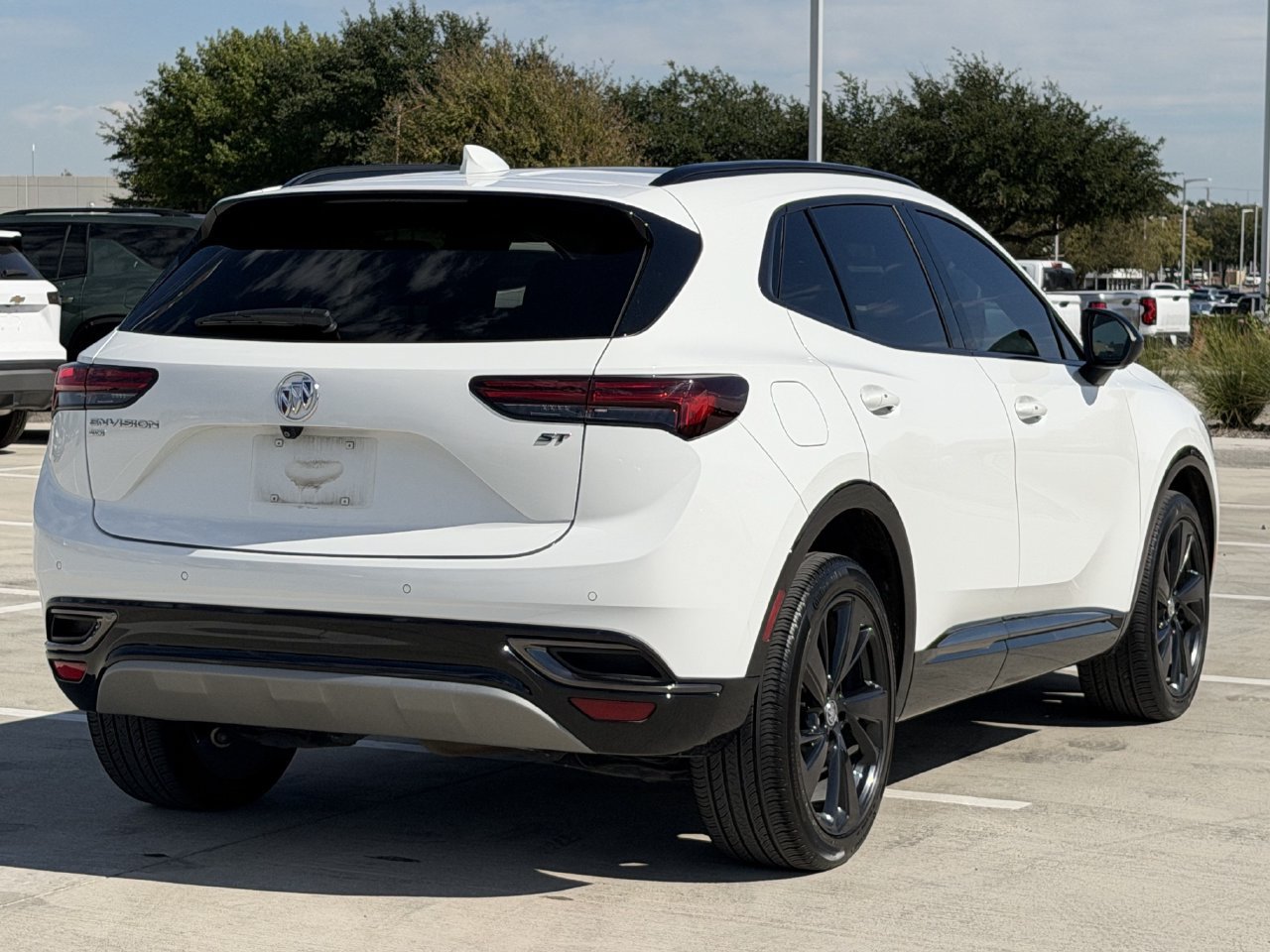 Used 2023 Buick Envision Essence w/ Technology Package I AWD/4WD image 4