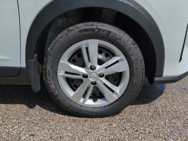 New 2025 Nissan Kicks Play S image 11