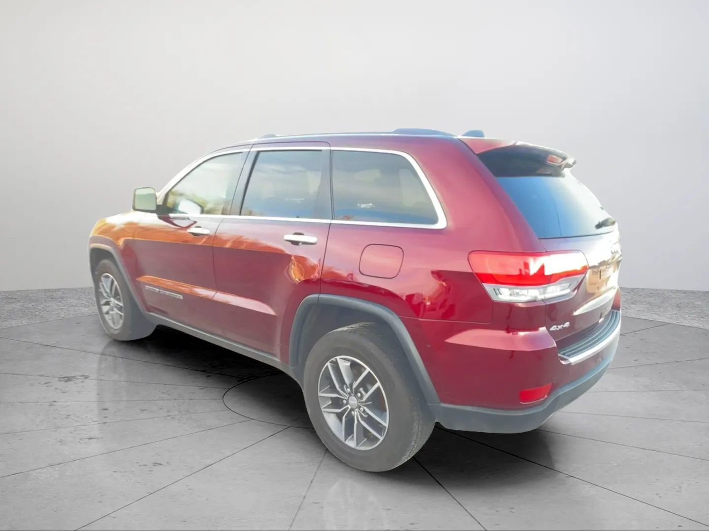 Used 2017 Jeep Grand Cherokee Limited AWD/4WD image 7