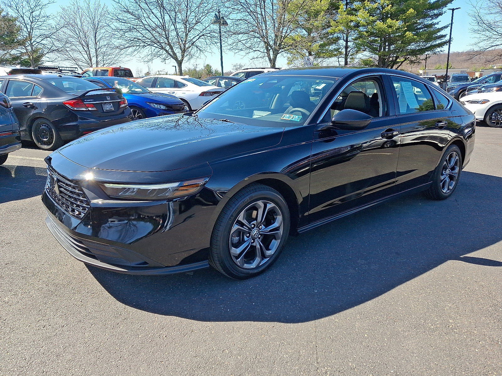 Certified 2023 Honda Accord EX image 3
