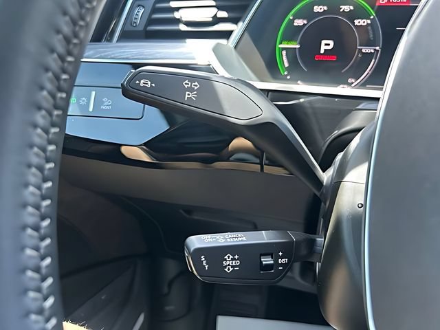 Used 2021 Audi e-tron Prestige w/ Prestige Package AWD/4WD image 30