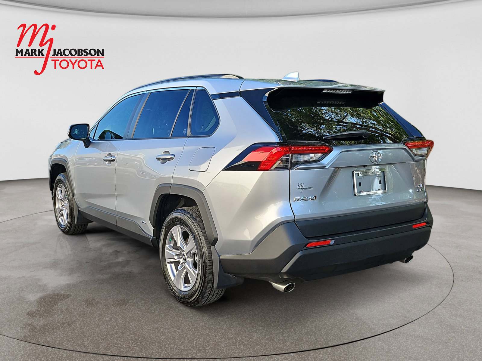 Used 2025 Toyota RAV4 XLE w/ Convenience Package AWD/4WD image 14