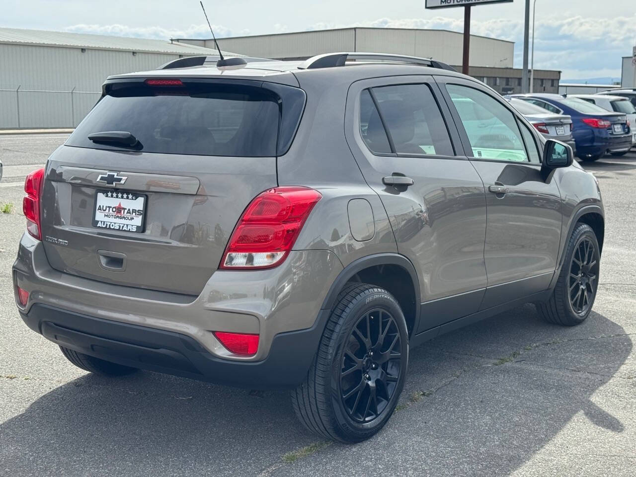 Used 2021 Chevrolet Trax LT w/ Premium Seat Package AWD/4WD image 4