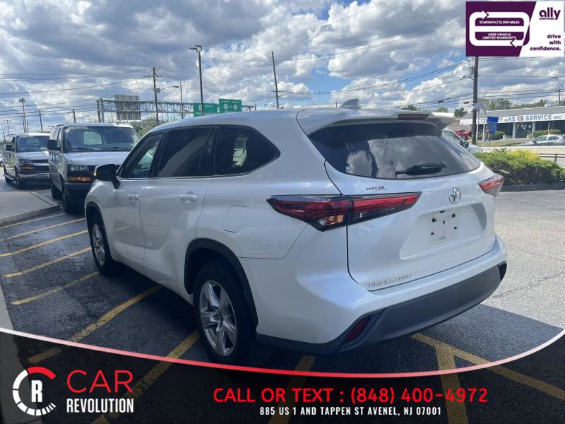Used 2021 Toyota Highlander L FWD image 4