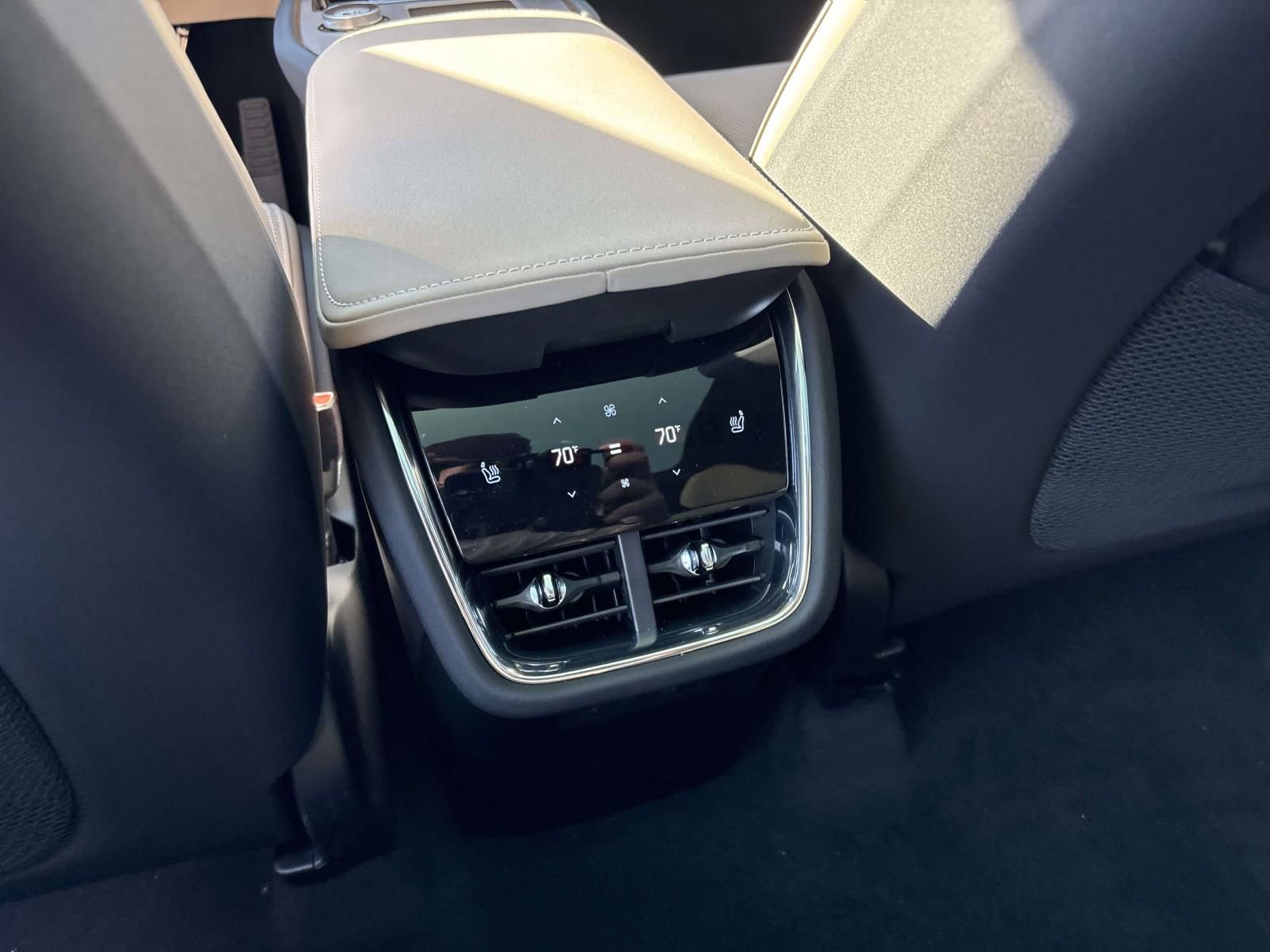 New 2026 Volvo EX90 Ultra image 32