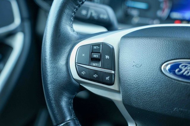 Used 2023 Ford Explorer XLT image 36