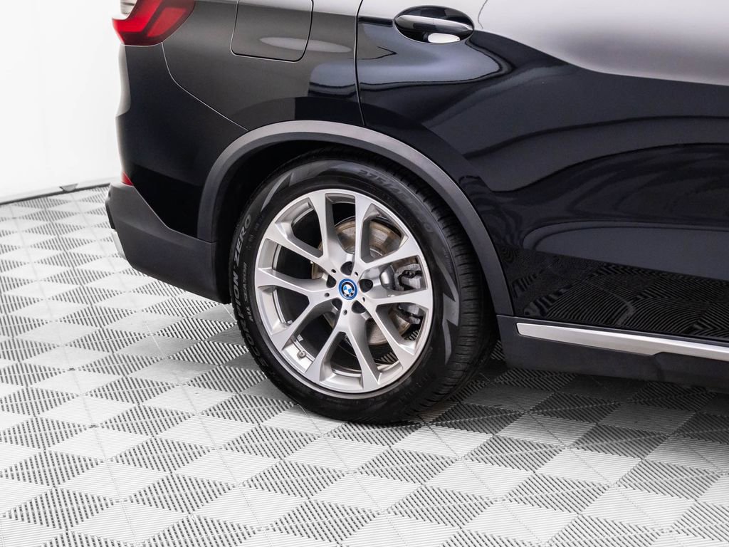 Used 2023 BMW X5 xDrive45e w/ Climate Comfort Package image 34