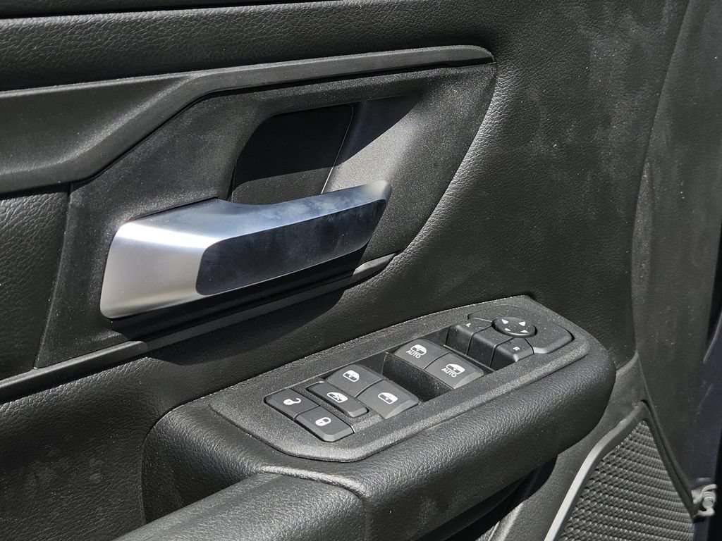 New 2026 RAM 1500 Express AWD/4WD image 24
