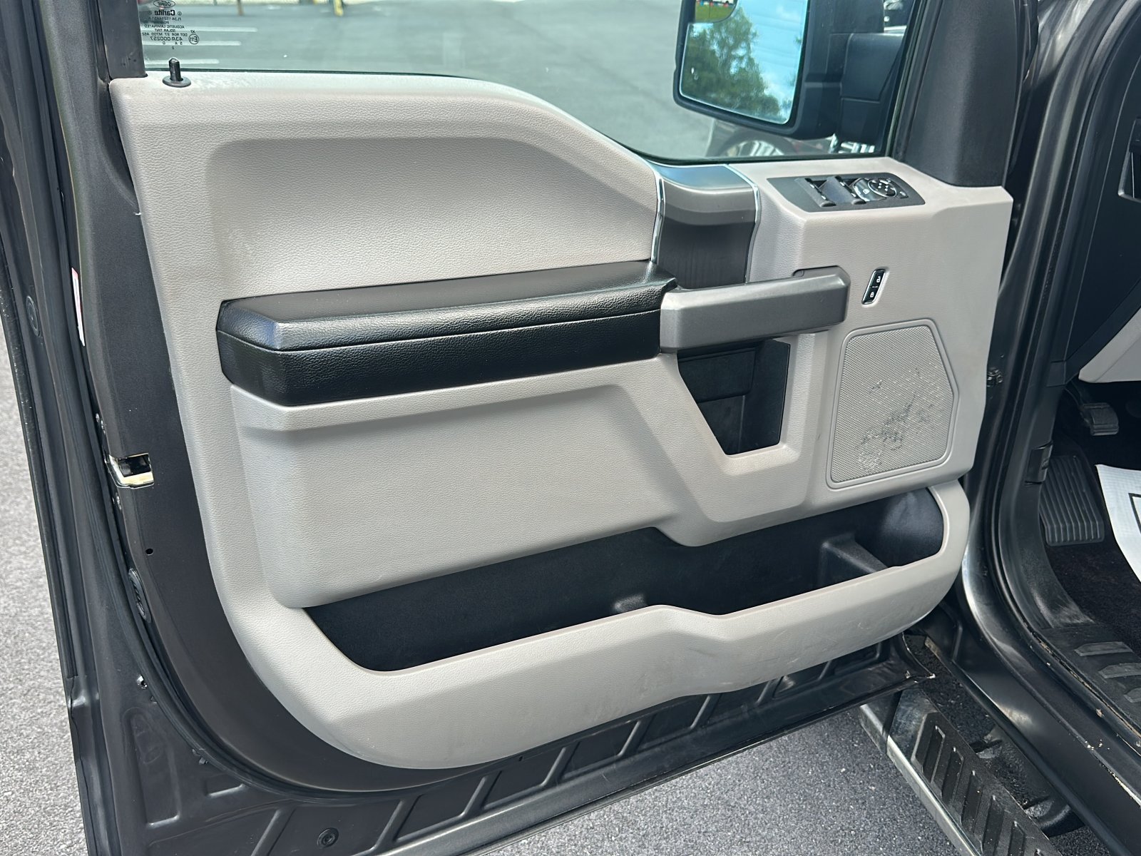 Used 2016 Ford F150 XLT w/ Equipment Group 301A Mid AWD/4WD image 18