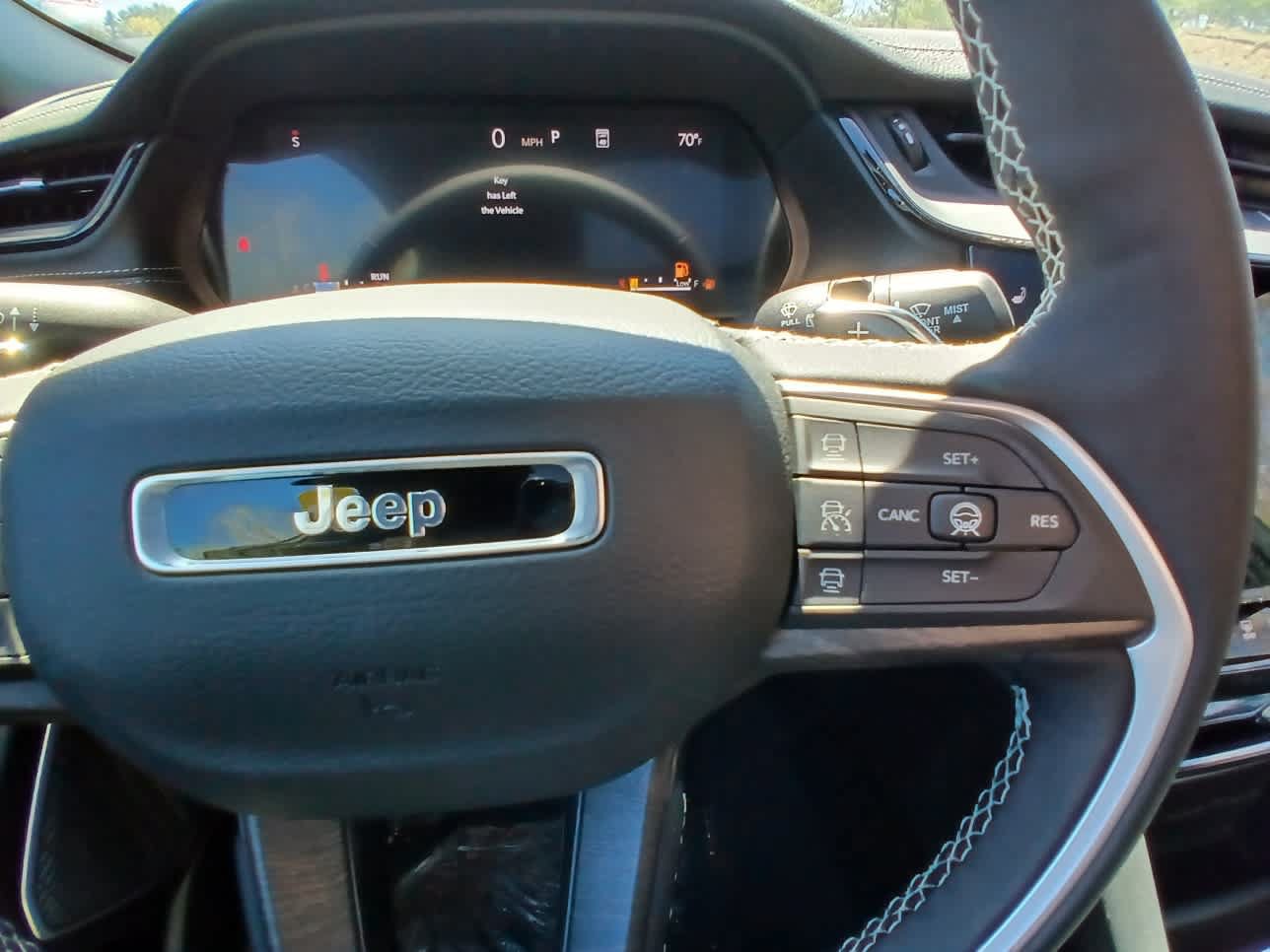 New 2026 Jeep Grand Cherokee Limited w/ Limited Altitude Package AWD/4WD image 23