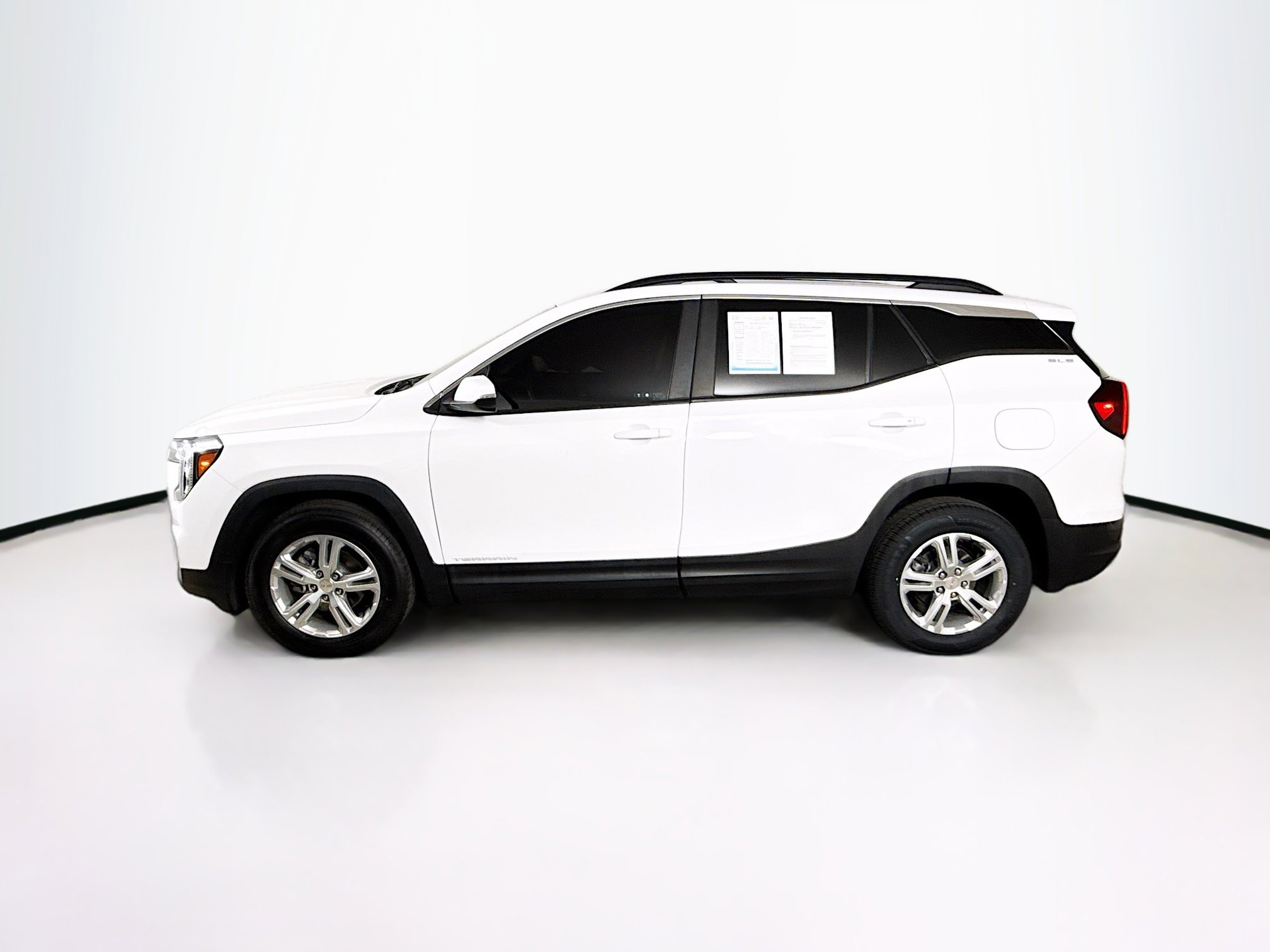 Used 2022 GMC Terrain SLE w/ Driver Convenience Package image 7