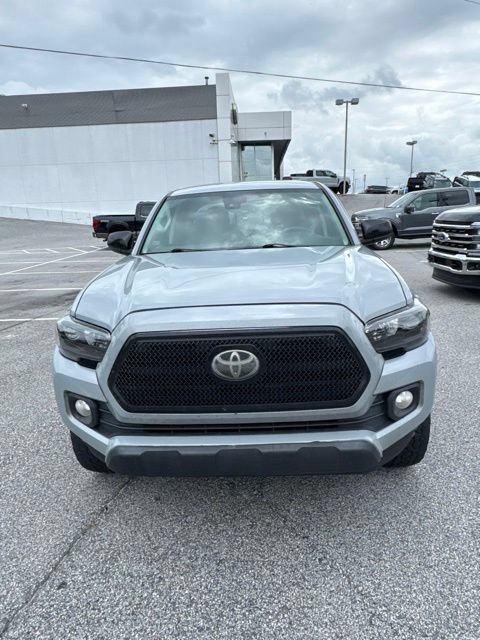 Used 2019 Toyota Tacoma SR5 RWD image 3