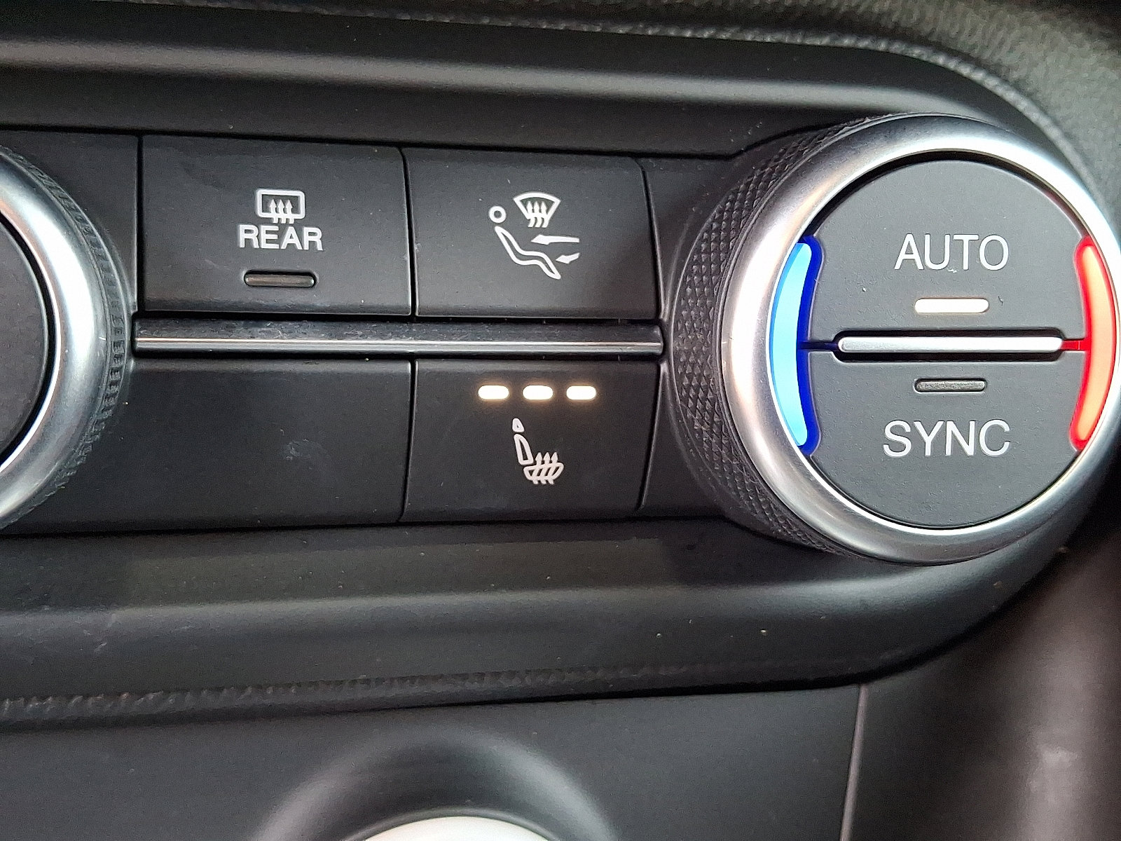 Used 2024 Alfa Romeo Stelvio Ti image 27