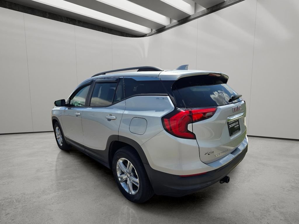 Used 2021 GMC Terrain SLE w/ Driver Convenience Package FWD image 3