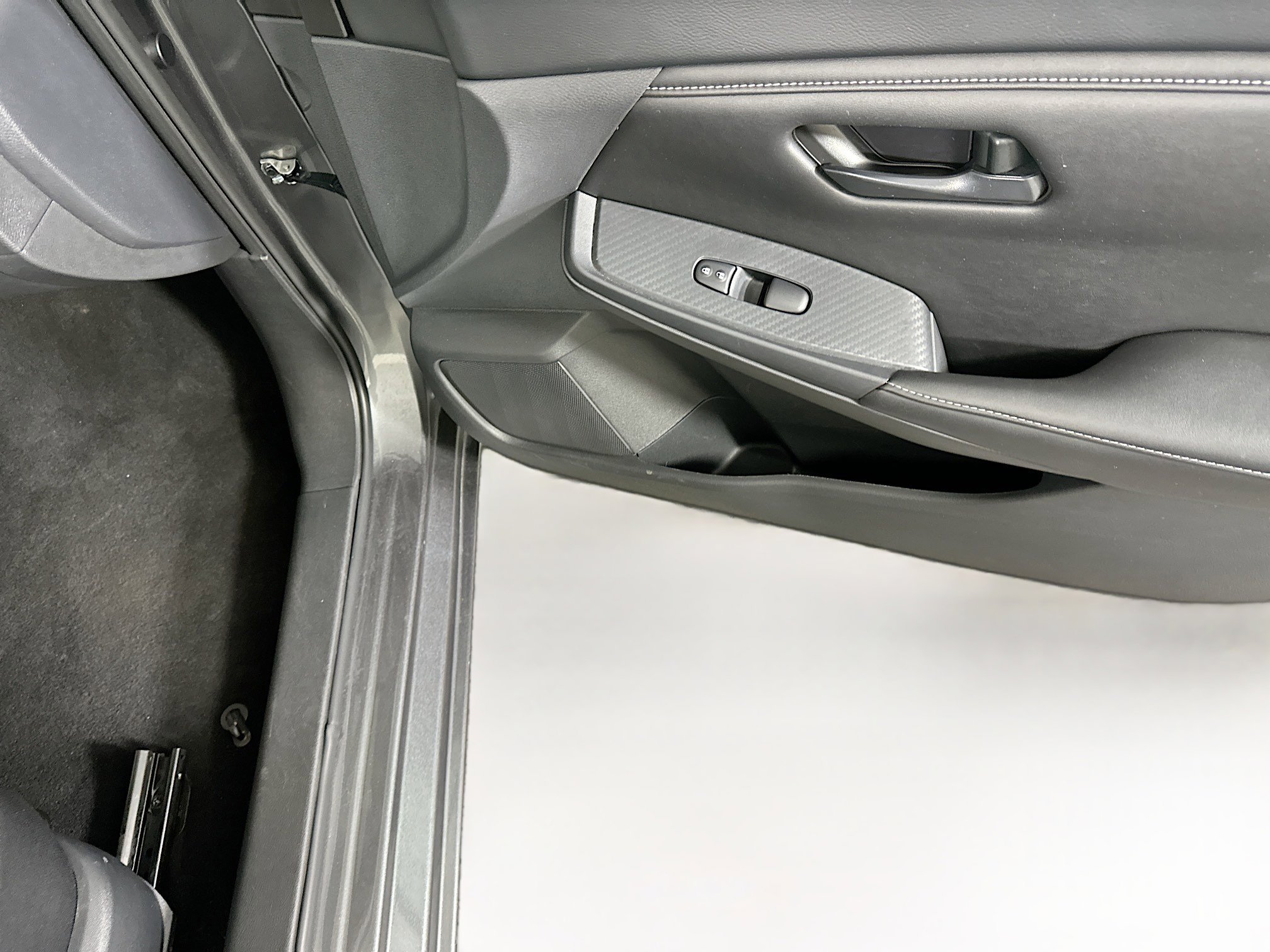 Used 2025 Nissan Sentra S image 30