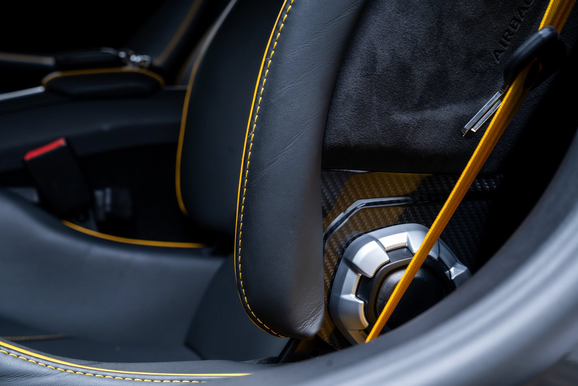 Used 2022 Lamborghini Huracan EVO RWD image 30
