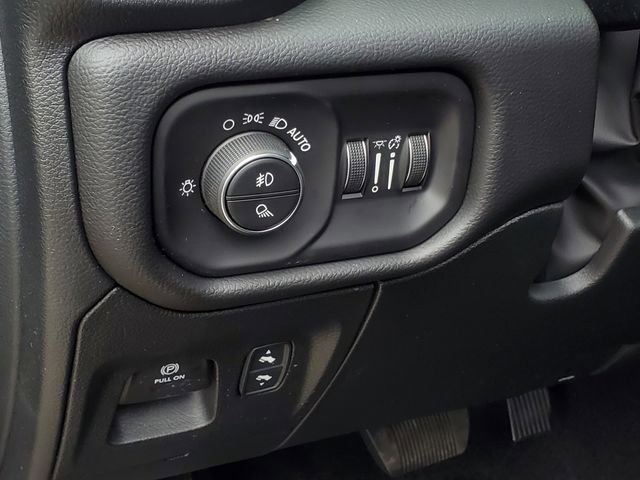 New 2026 RAM 1500 4x4 Crew Cab image 13