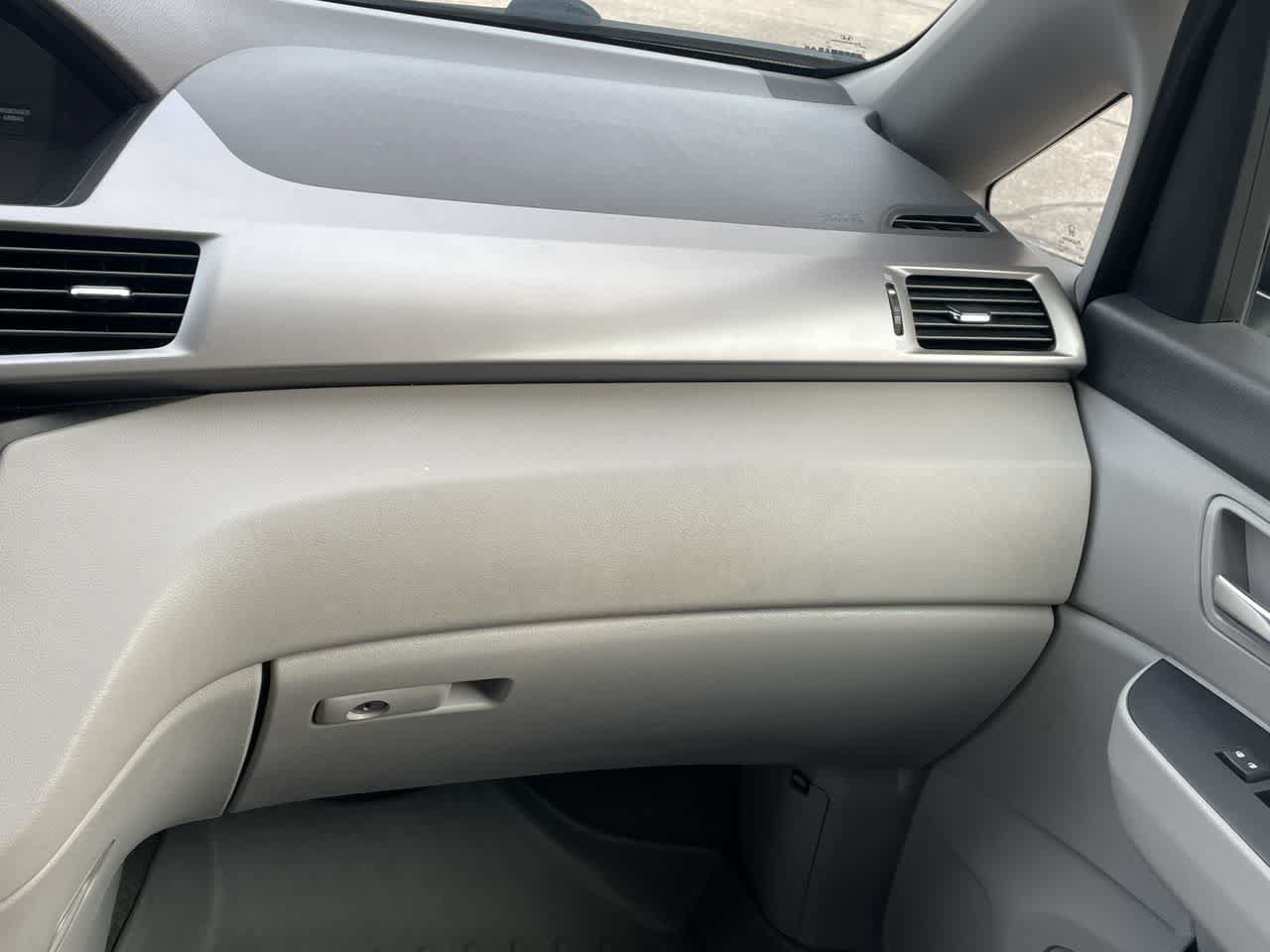 Used 2016 Honda Odyssey SE image 16