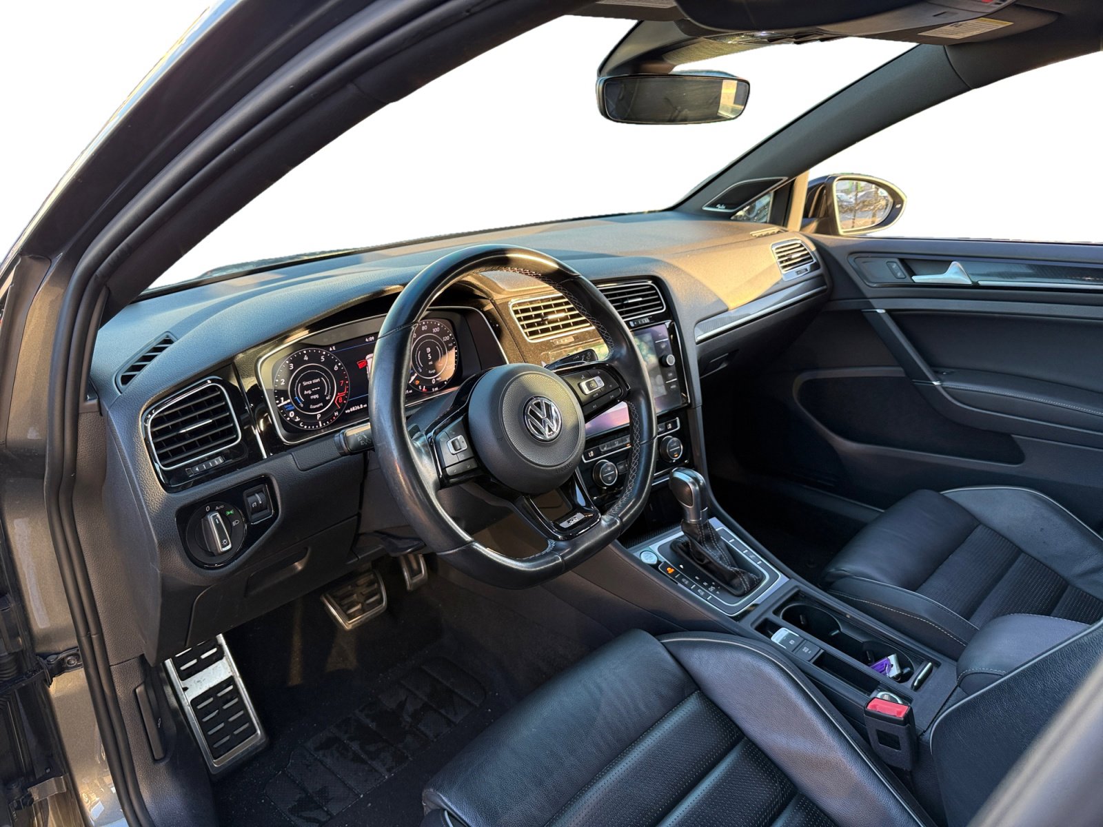 Used 2019 Volkswagen Golf R 4-Door image 9