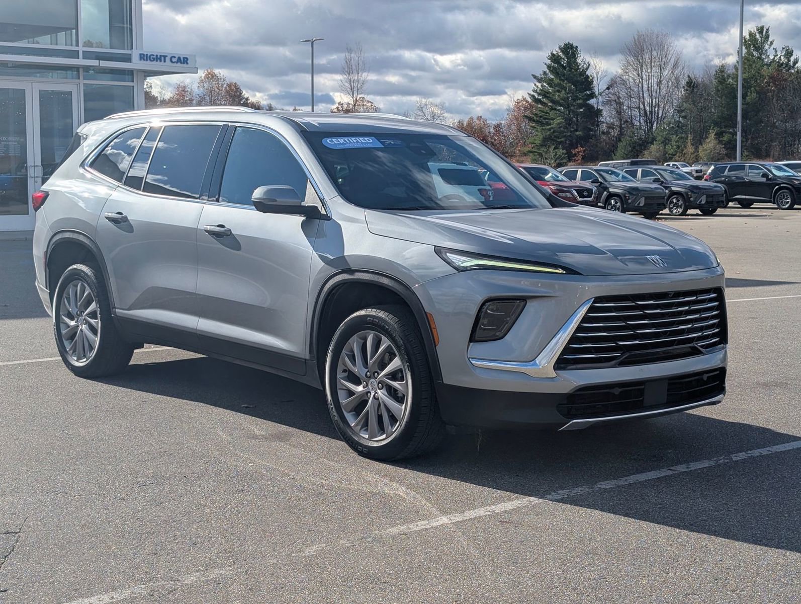 Certified 2025 Buick Enclave Preferred image 3