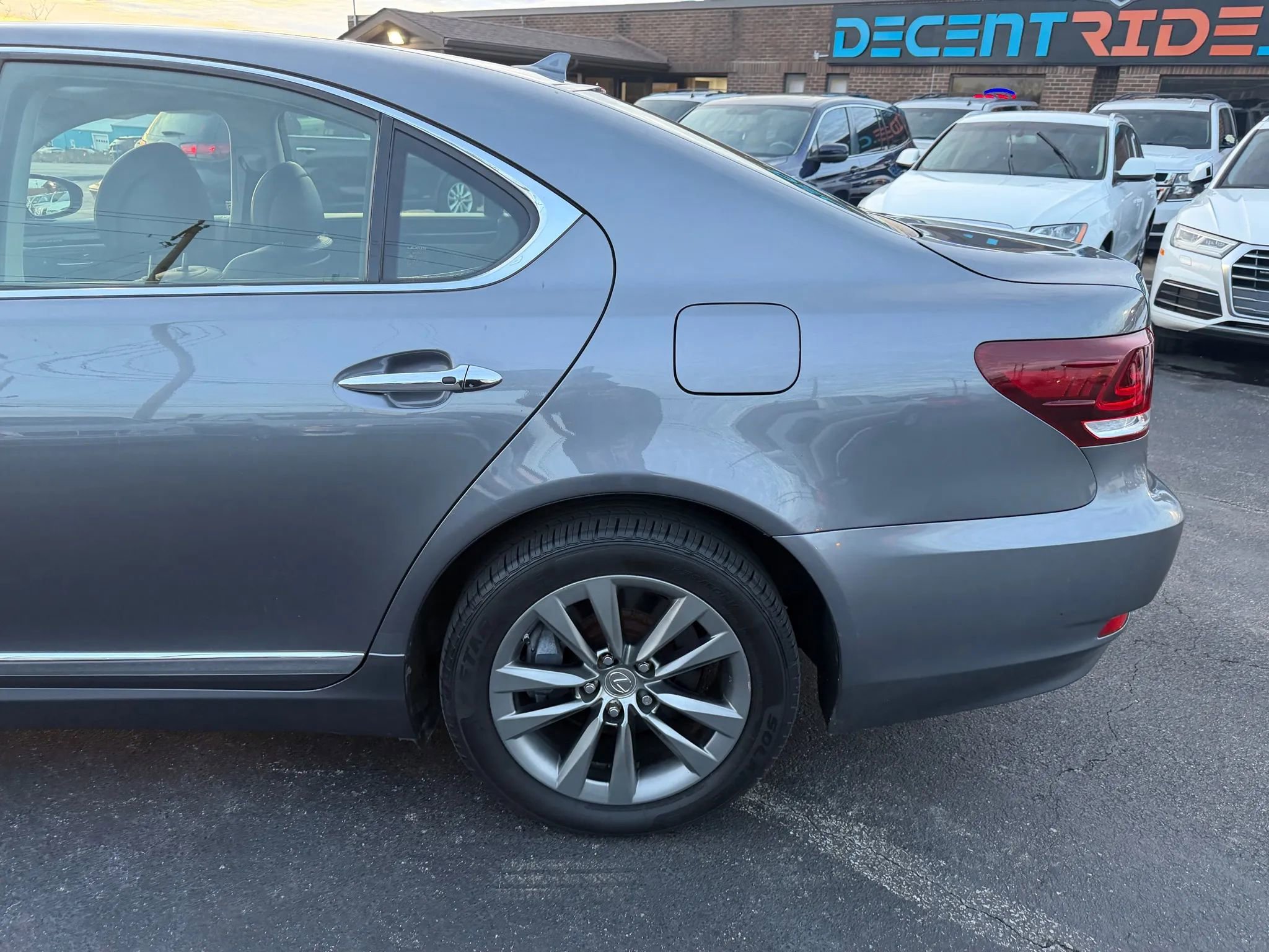 Used 2013 Lexus LS 460 AWD w/ Comfort Pkg image 39