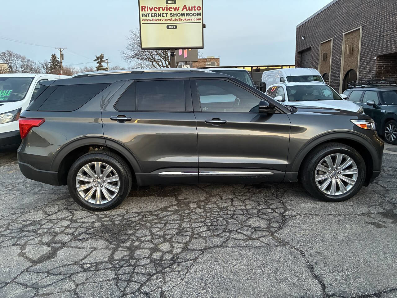 Used 2020 Ford Explorer Limited image 3