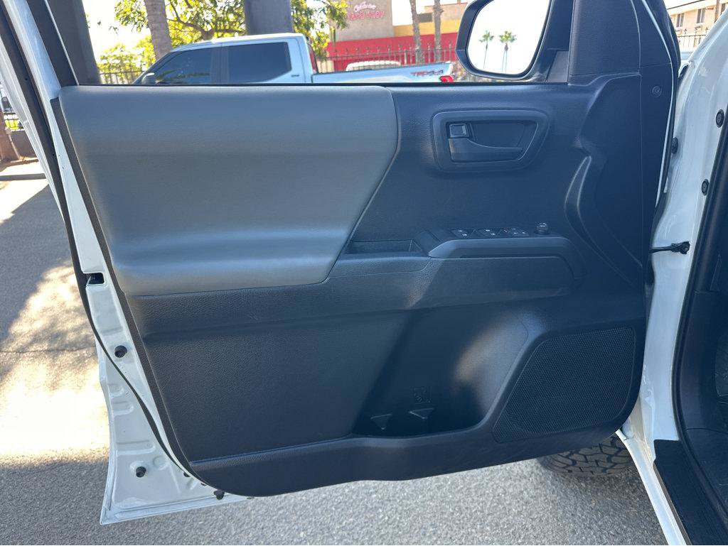 Used 2020 Toyota Tacoma SR AWD/4WD image 14