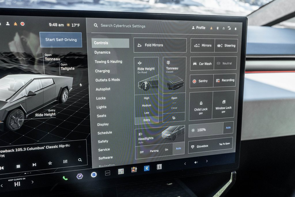 Used 2024 Tesla Cybertruck AWD Crew Cab image 19