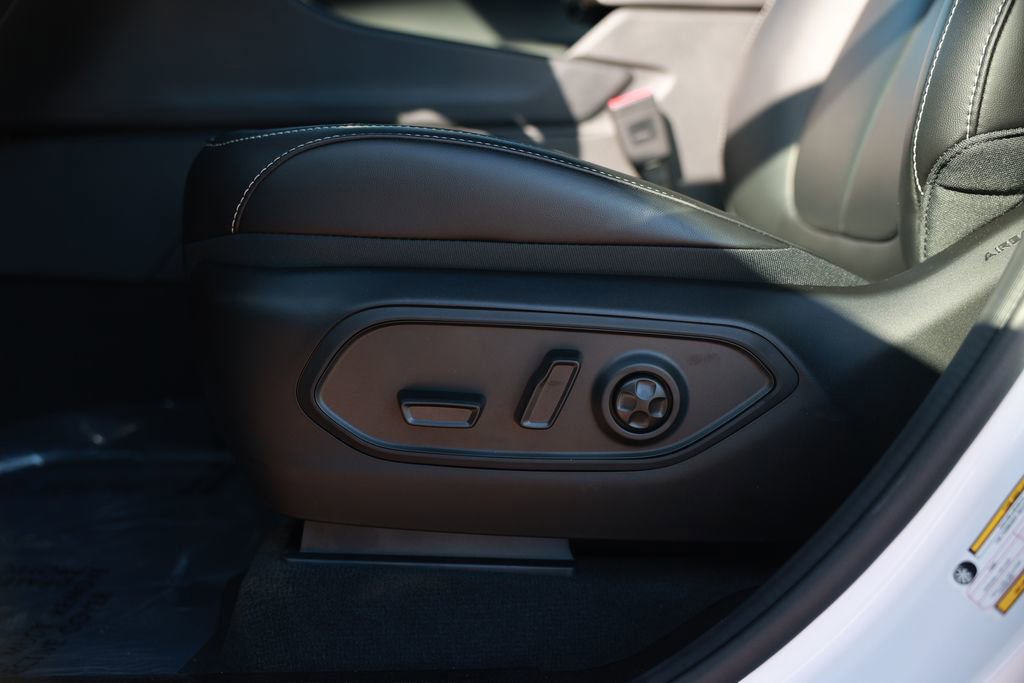 New 2025 Jeep Grand Cherokee L Limited image 14