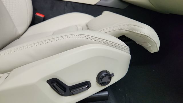 New 2026 Volvo XC90 B6 Ultra w/ Protection Package AWD/4WD image 42